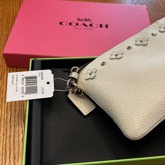 Coach Floral Rivets Wristlet  NWT - Picture 2 of 6
